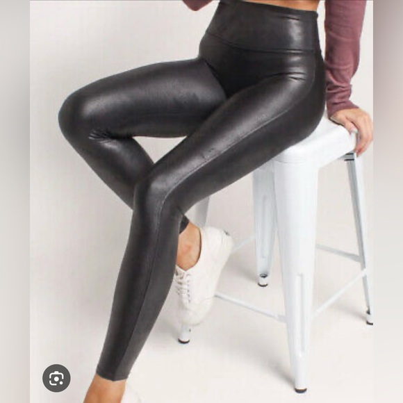 New Spanx Faux Leather glossy Leggings Black compression waistband sz. Medium - Picture 5 of 16